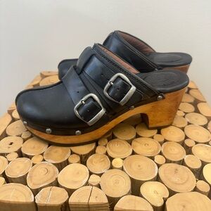 Ariat Black Leather Mule Clogs